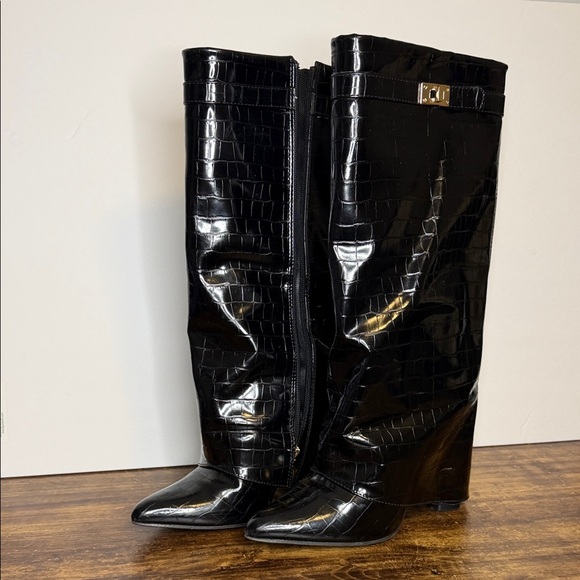 Fashion Nova Black Textured Heeled Boots - Picture 4 of 4